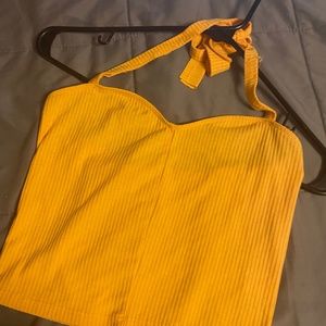 BASIC YELLOW CROP TOP